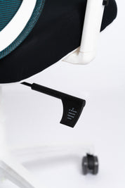 Vinnous Chair