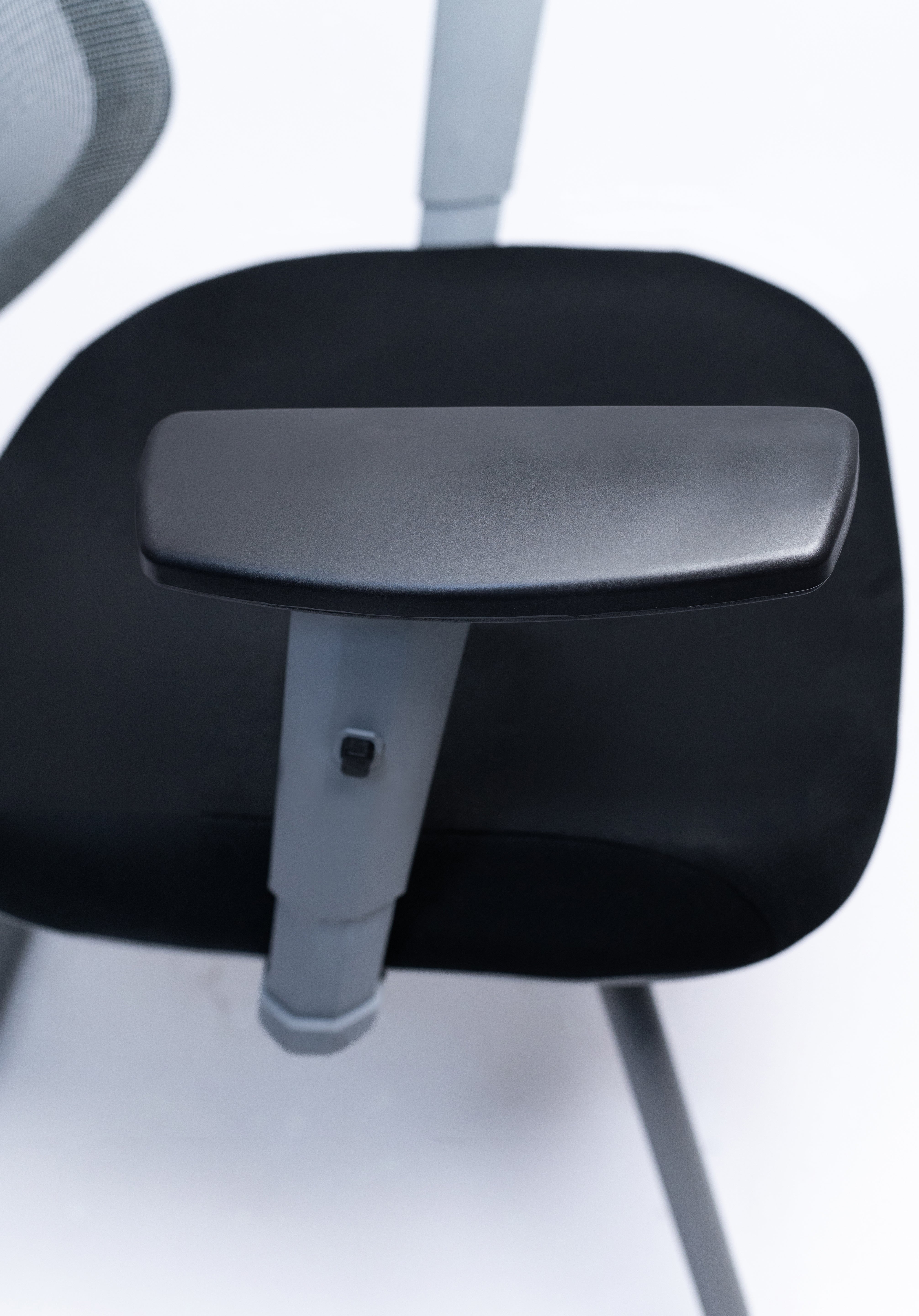Vinnous Chair