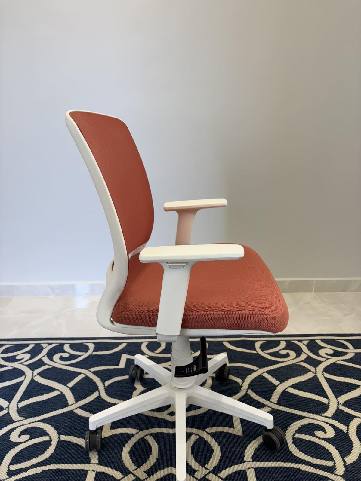 إيكو سمارت كرسي مكتب طبي مودرن شبك متحرك فريم أبيض