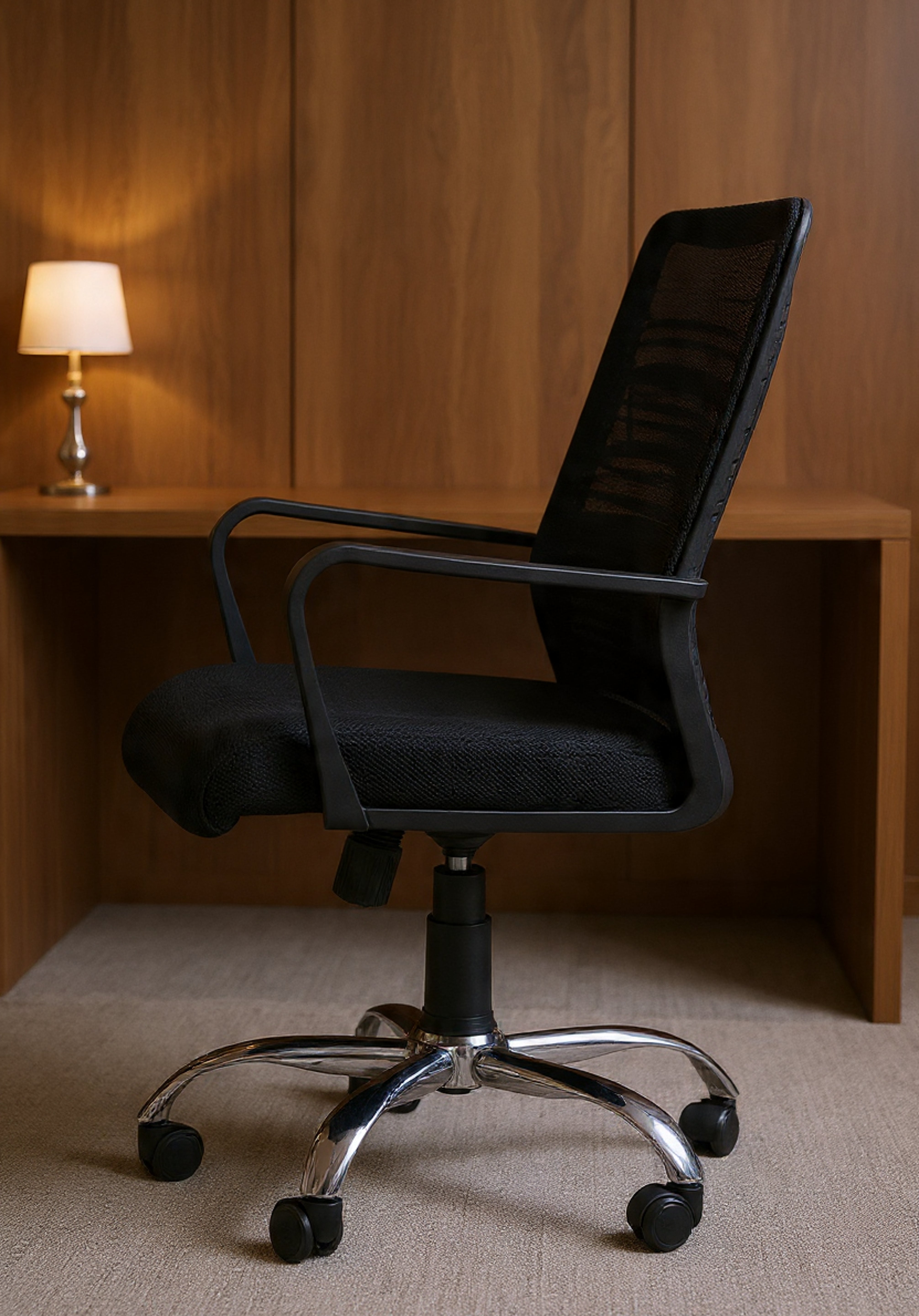 روما كرسي ميش طبي مودرن فريم أسود وسط نجمة كروم